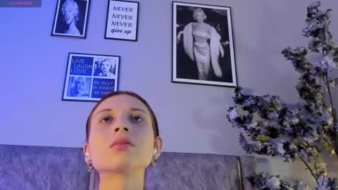 cloedurant online show from March 18, 11:37 am