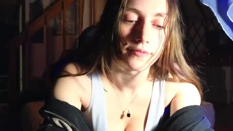 Snapshot of clover_tully chatting on January 13, 6:27 am Clover online show from January 13, 6:27 am