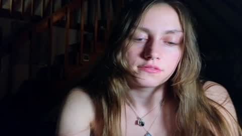 Snapshot of clover_tully chatting on February 8, 5:40 am Clover online show from February 8, 5:40 am
