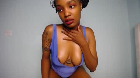 Snapshot of cocos_camera chatting on October 19, 11:18 pm Coco online show from October 19, 11:18 pm
