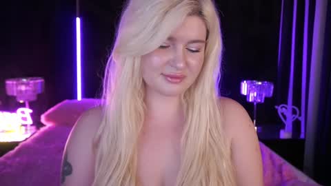 onlyfans amyleyy online show from December 2, 8:48 am