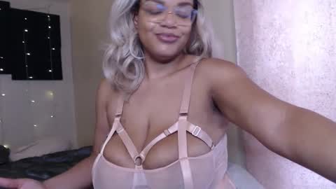 Big Titty Leara online show from February 11, 8:52 pm