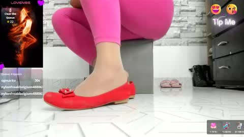 laurita online show from December 13, 7:40 pm