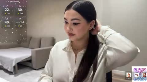 Yumi online show from June 14, 10:43 pm