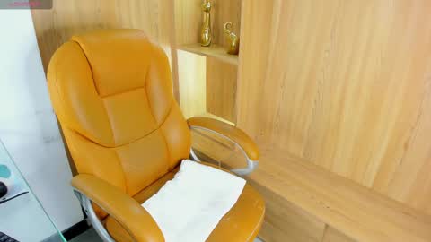 Cokiesandboots online show from February 23, 4:11 am