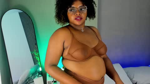 Snapshot of conielaurenth chatting on January 24, 11:56 pm conielaurenth online show from January 24, 11:56 pm