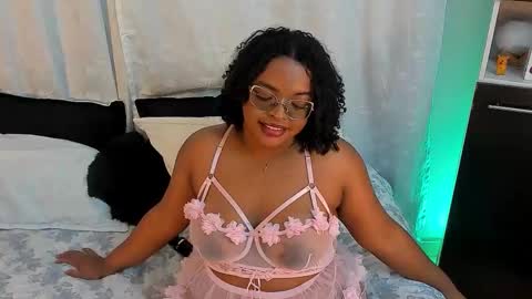 conielaurenth online show from January 19, 8:10 am