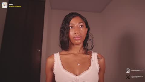 Snapshot of connie_west0 chatting on January 29, 10:32 pm   independent model online show from January 29, 10:32 pm