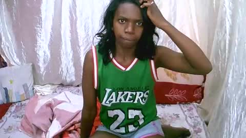coquine_lara online show from May 19, 1:18 pm