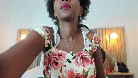 C O R A  L online show from November 8, 3:00 am