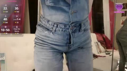 CorinneBijou online show from December 17, 3:06 am