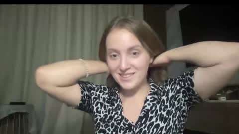 Snapshot of cosmo_blondiee chatting on October 2, 5:07 pm cosmo_blondiee online show from October 2, 5:07 pm
