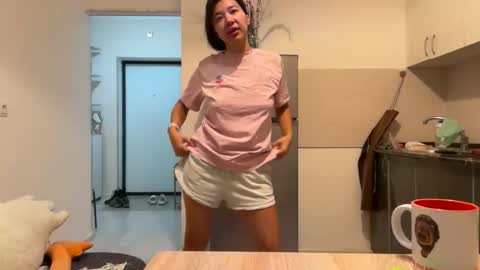 Snapshot of cosmo_pussy chatting on October 18, 1:36 pm Lina online show from October 18, 1:36 pm