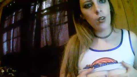 countrysk8er online show from February 4, 8:17 pm