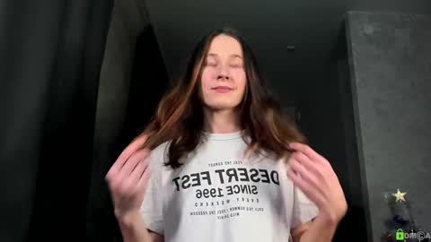 Im Courtney Nice to meet youFollow meInstagram courtneyluv778 online show from January 6, 2:10 pm