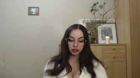 Snapshot of courtney_lux chatting on March 2, 3:20 pm Courtney online show from March 2, 3:20 pm