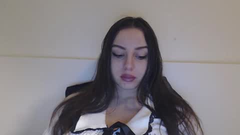 Snapshot of courtney_lux chatting on December 3, 8:03 am Courtney online show from December 3, 8:03 am