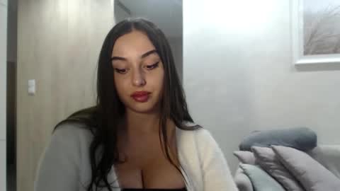 Snapshot of courtney_lux chatting on October 3, 3:17 pm Courtney online show from October 3, 3:17 pm