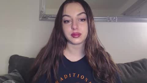 Snapshot of courtney_lux chatting on December 18, 7:47 am Courtney online show from December 18, 7:47 am