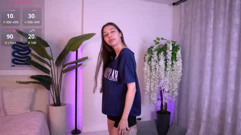 Cute Naomi online show from May 26, 4:12 am
