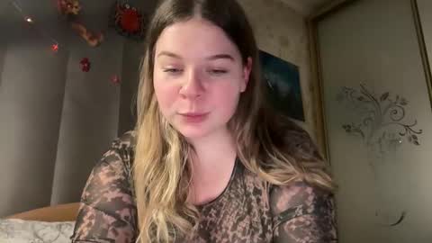 Elise online show from November 12, 1:03 am