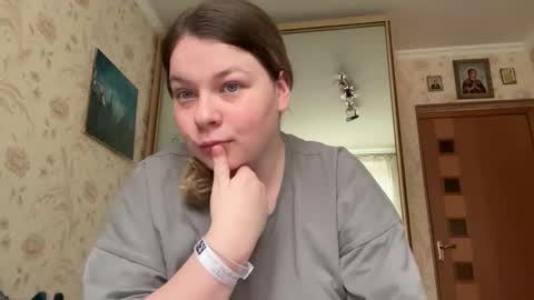 Elise online show from October 8, 10:19 am