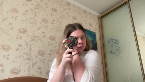 Elise online show from September 18, 8:35 am