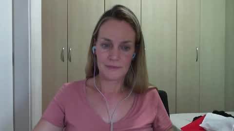 Snapshot of crazyanny chatting on March 6, 11:20 pm Anny online show from March 6, 11:20 pm
