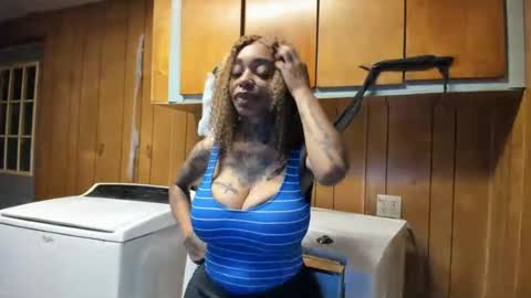 CreamyExotica online show from July 19, 4:04 am