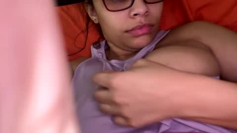 creamymarie online show from December 4, 4:05 pm