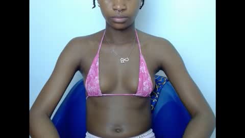 Snapshot of creamyxmuffin chatting on October 5, 7:46 am creamyxmuffin online show from October 5, 7:46 am