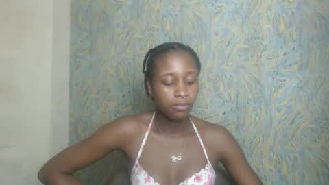 Snapshot of creamyxmuffin chatting on September 24, 10:25 am creamyxmuffin online show from September 24, 10:25 am