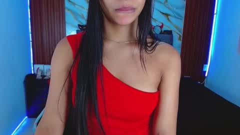 CRISANDMERY online show from December 4, 1:41 am