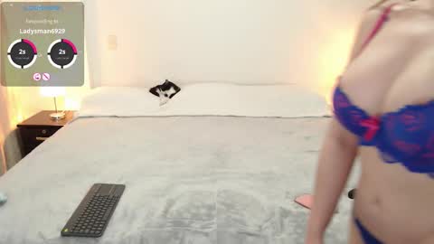 Snapshot of crissticute chatting on October 3, 4:39 am CRISSTI CUTE online show from October 3, 4:39 am