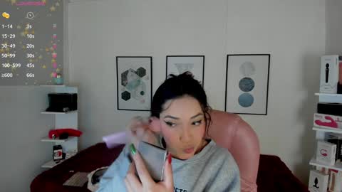 Snapshot of cristal__hot_1 chatting on December 16, 4:13 am Cristal online show from December 16, 4:13 am