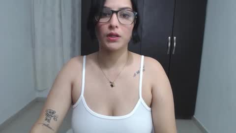 Snapshot of cristal_hot07 chatting on January 19, 1:53 am Cristal online show from January 19, 1:53 am