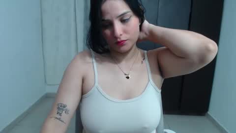Snapshot of cristal_hot07 chatting on February 1, 3:30 am Cristal online show from February 1, 3:30 am