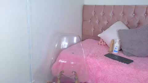 cristal_moon01 online show from November 20, 4:46 am