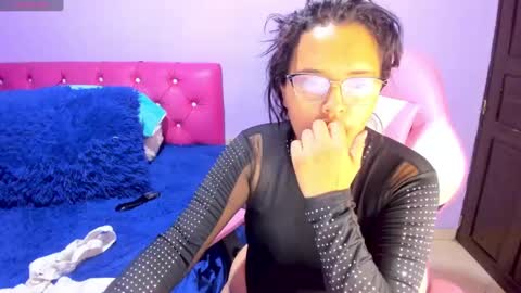 Snapshot of cristaln07 chatting on February 23, 12:15 am Natis online show from February 23, 12:15 am