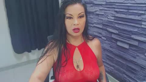 cruela_deviil online show from December 13, 7:53 pm