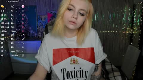 Snapshot of cryptobjgirlv2 chatting on January 20, 4:34 pm Lilith online show from January 20, 4:34 pm