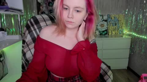 Snapshot of cryptobjgirlv2 chatting on December 30, 4:40 pm Lilith online show from December 30, 4:40 pm