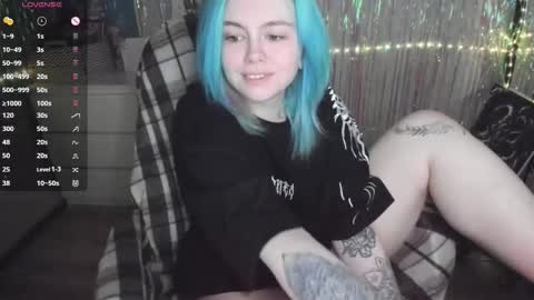 Snapshot of cryptobjgirlv2 chatting on October 7, 4:55 pm Lilith online show from October 7, 4:55 pm