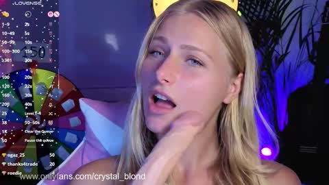Snapshot of crystal_blond chatting on September 19, 9:14 pm Crystal online show from September 19, 9:14 pm
