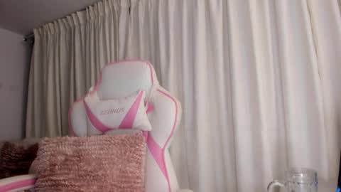 angie  online show from February 15, 7:51 am