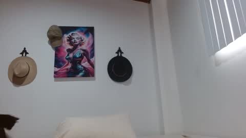 Crystal Blaze online show from February 6, 9:29 pm