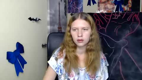 Stella online show from June 24, 6:18 pm