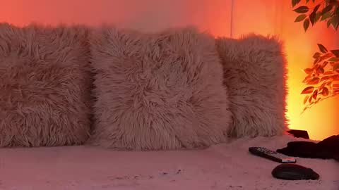 crystallred online show from November 19, 5:40 am