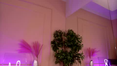 crystallred online show from March 12, 7:00 am