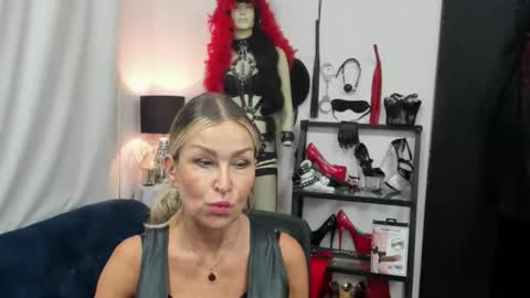 CrystalHotty online show from September 12, 4:57 am